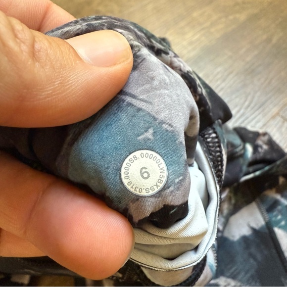 Lululemon Fast Free Tight II 25" in Glacier Camo Starlight Multi Size 6 - Picture 9 of 10